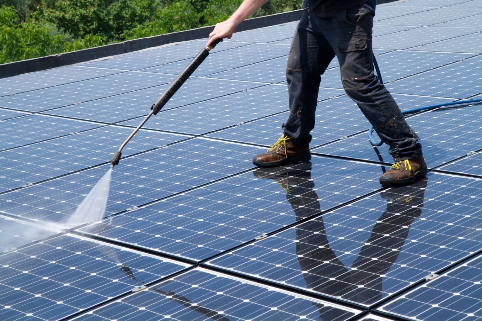 How Do You Clean Solar Panels Without Damaging Them