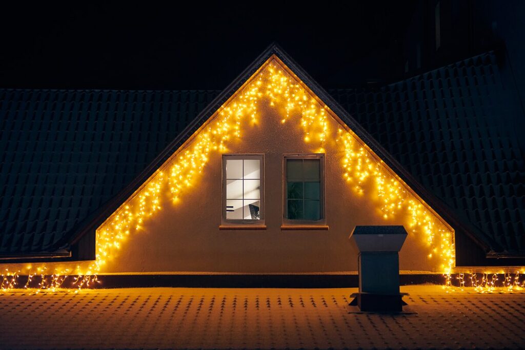 roof with christmas design